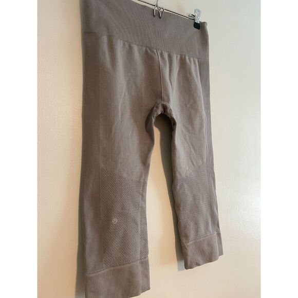 Lululemon Seamlessly Street Crop Heathered Medium Grey SIZE 6 - Picture 5 of 7